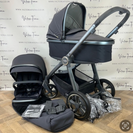 PRELOVED Babystyle Oyster 3 Pushchair & Carrycot  Travel System - 0-22kg - Graphite