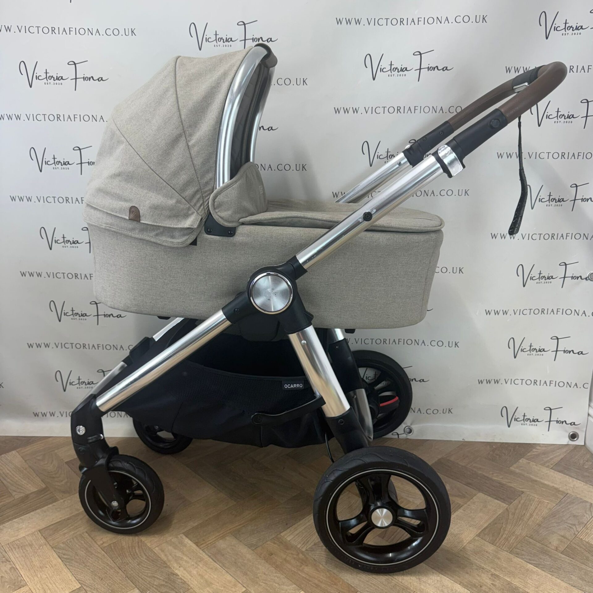 PRELOVED Mamas And Papas Ocarro Pushchair & Carrycot - Cashmere - Image 2
