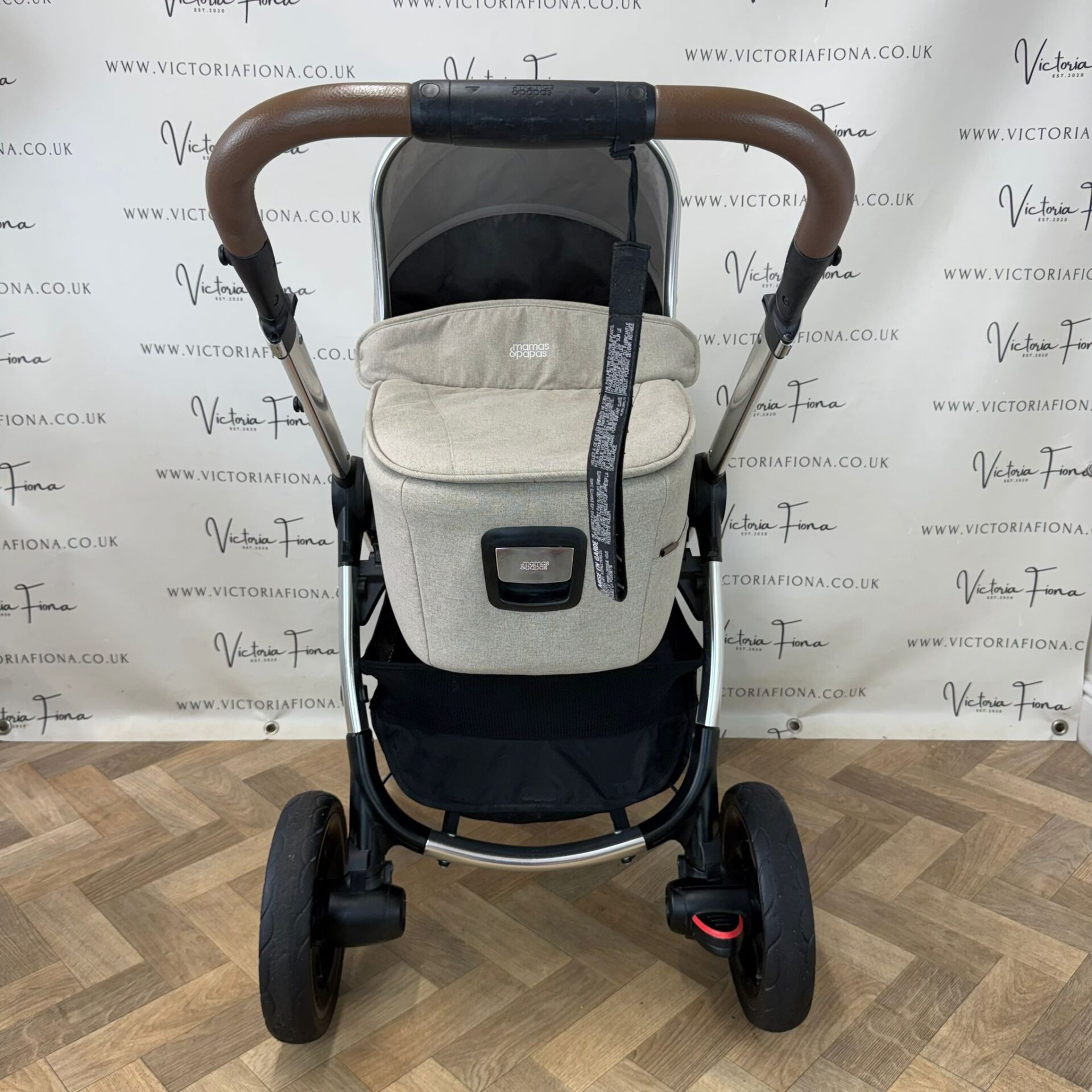 PRELOVED Mamas And Papas Ocarro Pushchair & Carrycot - Cashmere - Image 3