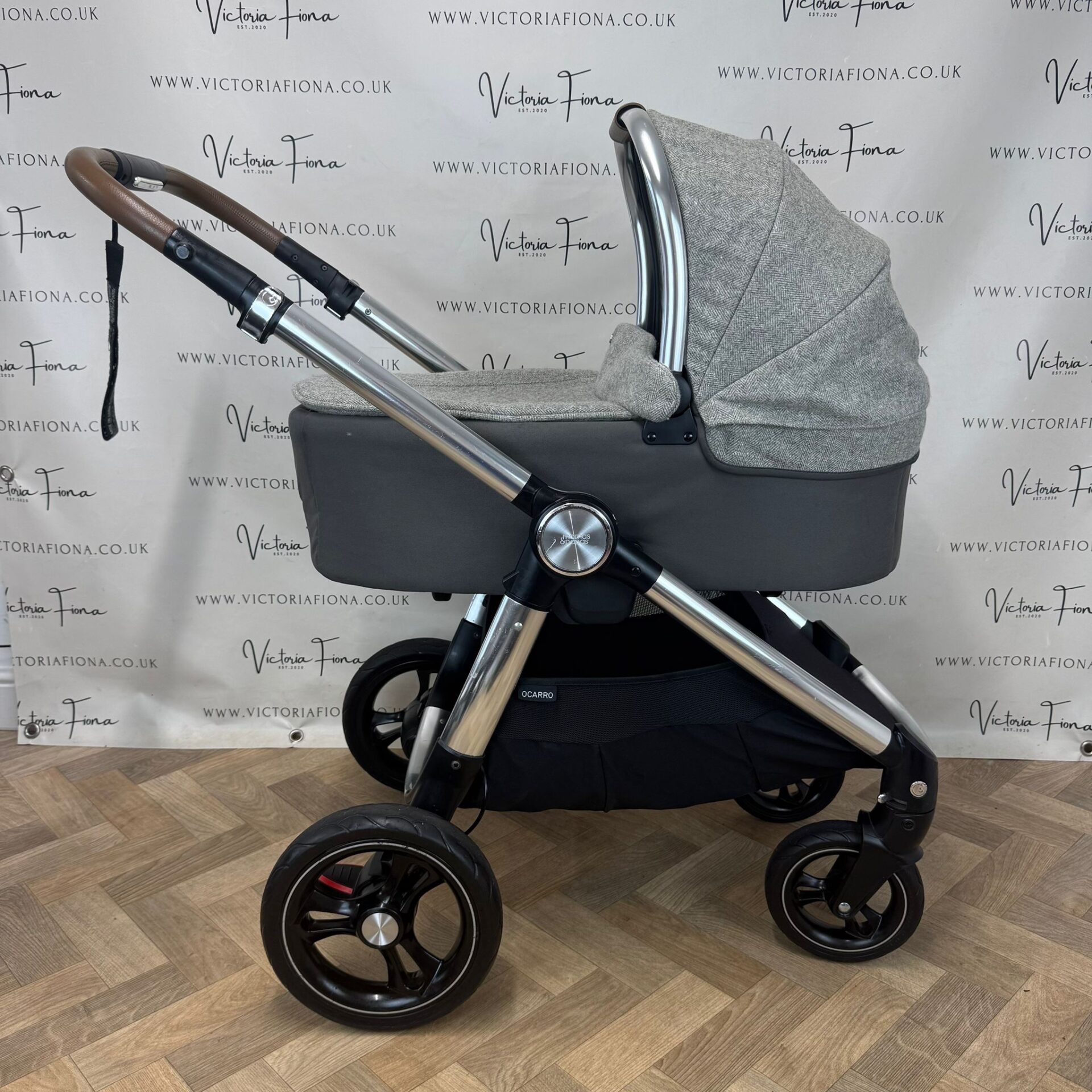 PRELOVED Mamas And Papas Ocarro Tweed Pushchair & Carrycot - Grey Moon - Image 5