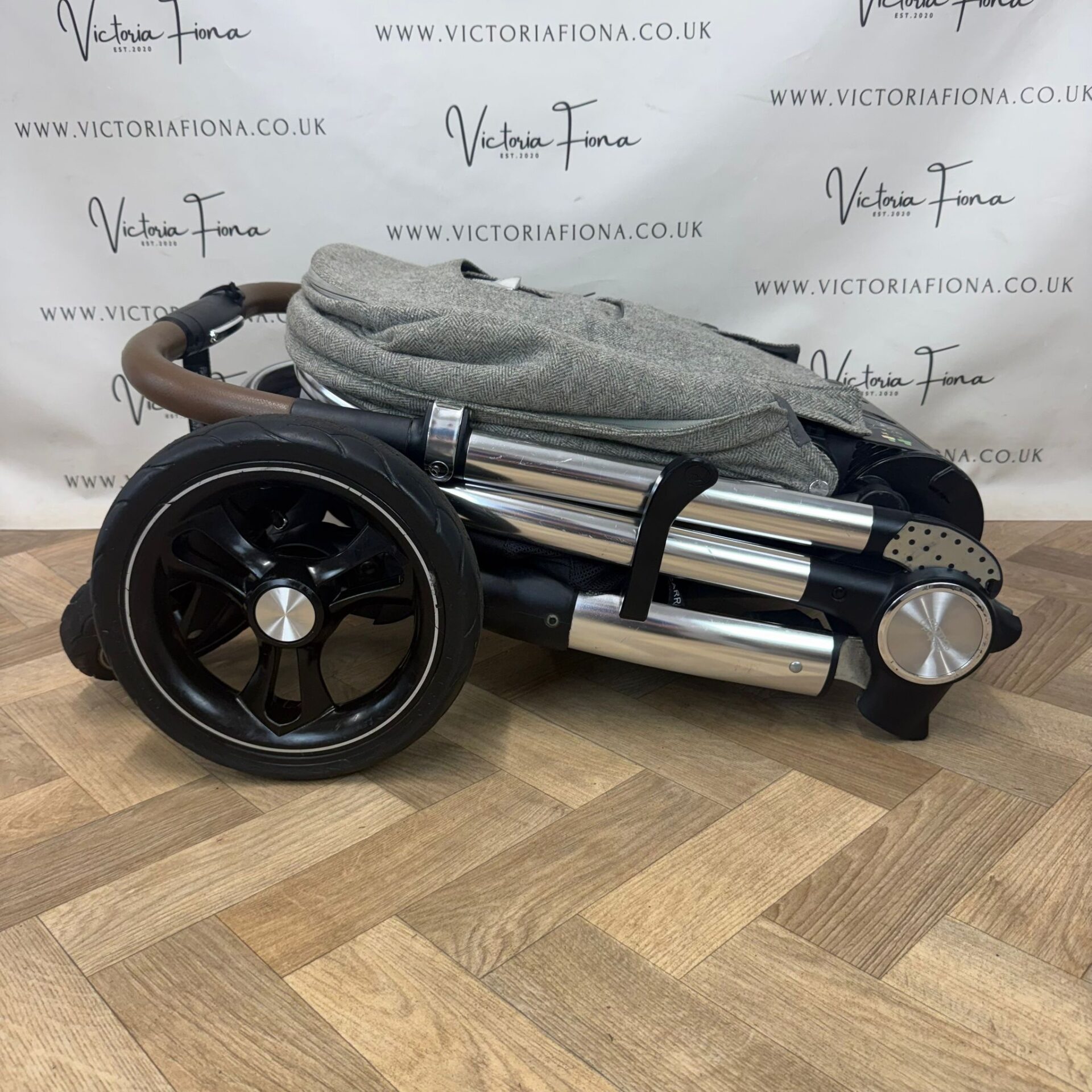 PRELOVED Mamas And Papas Ocarro Tweed Pushchair & Carrycot - Grey Moon - Image 10