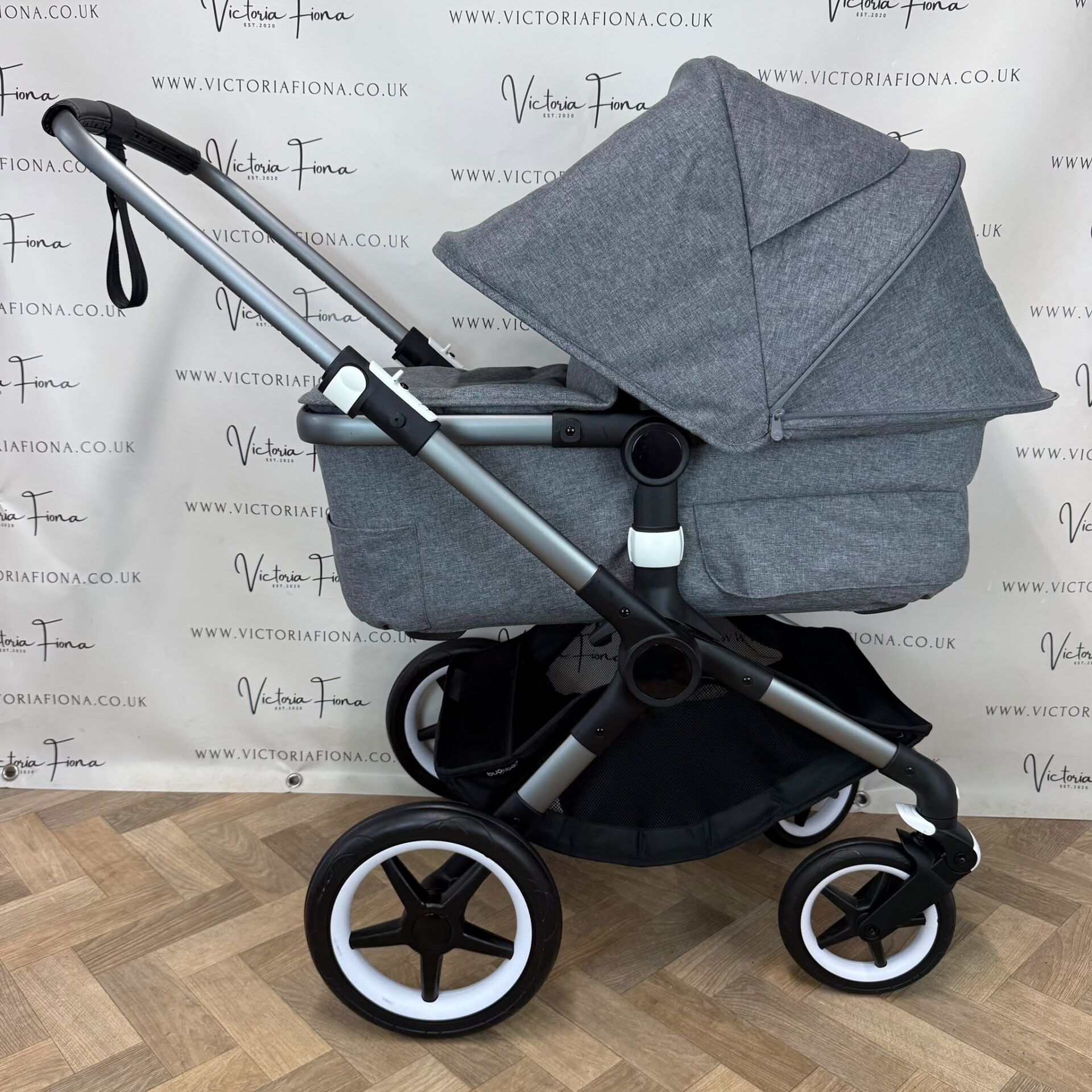PRELOVED Bugaboo Fox 3 Pushchair & Carrycot – Grey Melange With Graphite Chassis - Image 5
