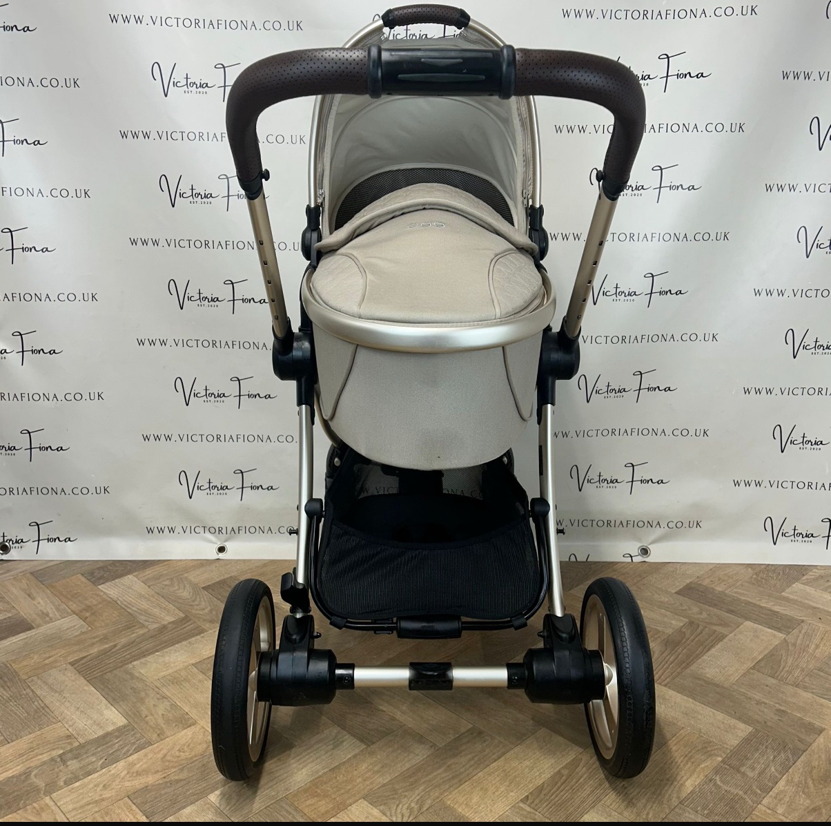 PRELOVED Egg2 Carrycot, Pushchair and 360 Spin Car Seat & Isofix - Feather 🪶 - Image 3