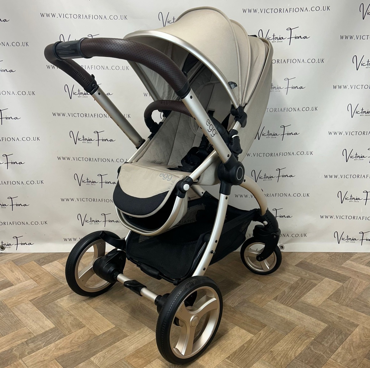 PRELOVED Egg2 Carrycot, Pushchair and 360 Spin Car Seat & Isofix - Feather 🪶 - Image 5