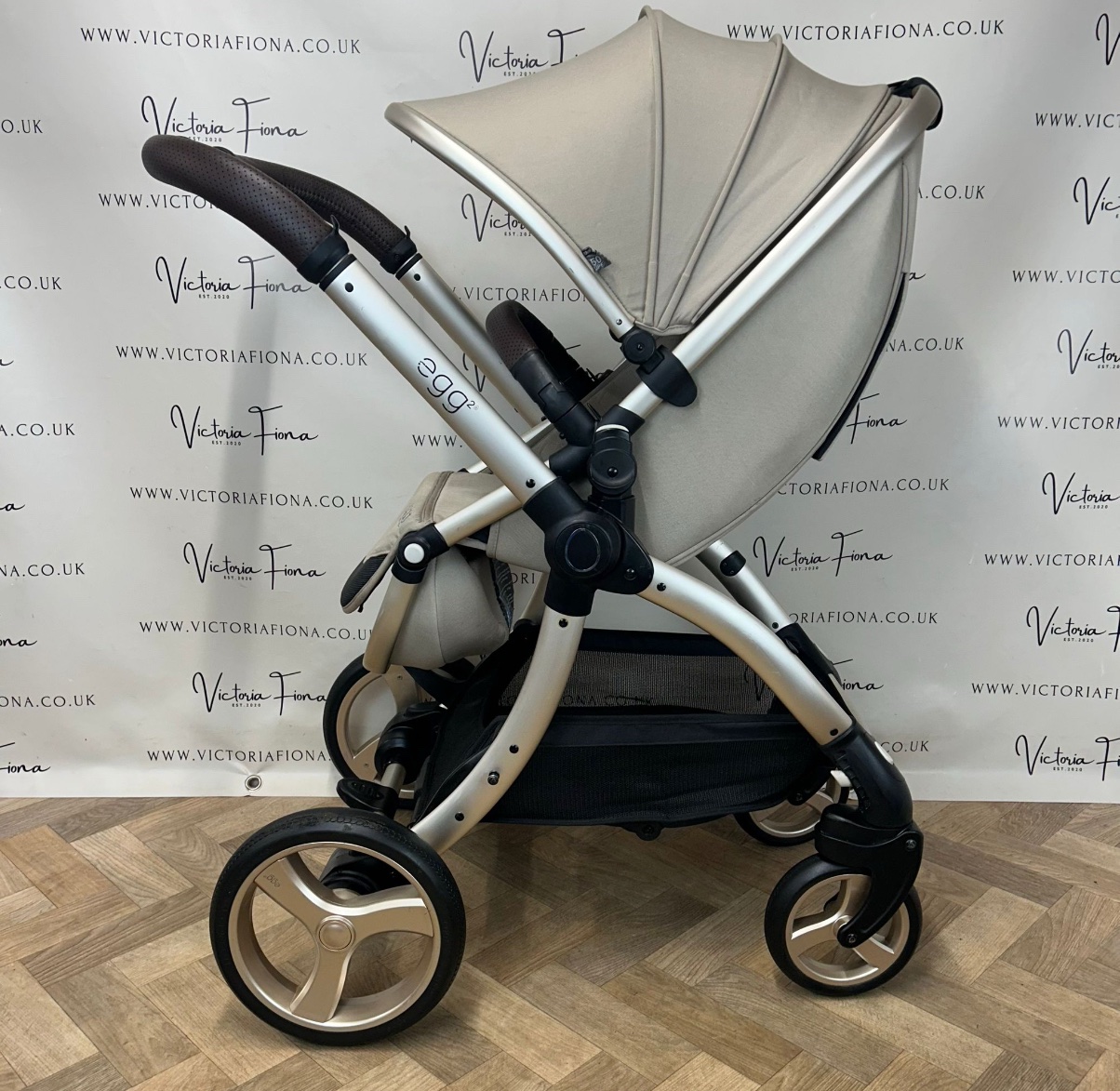 PRELOVED Egg2 Carrycot, Pushchair and 360 Spin Car Seat & Isofix - Feather 🪶 - Image 6