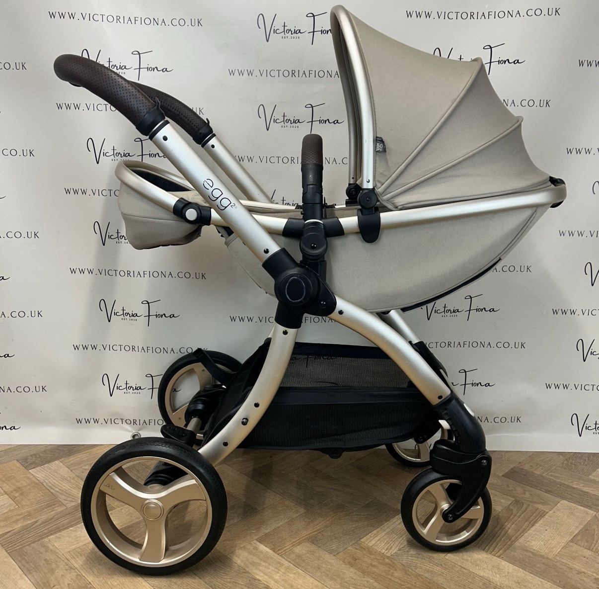 PRELOVED Egg2 Carrycot, Pushchair and 360 Spin Car Seat & Isofix - Feather 🪶 - Image 7