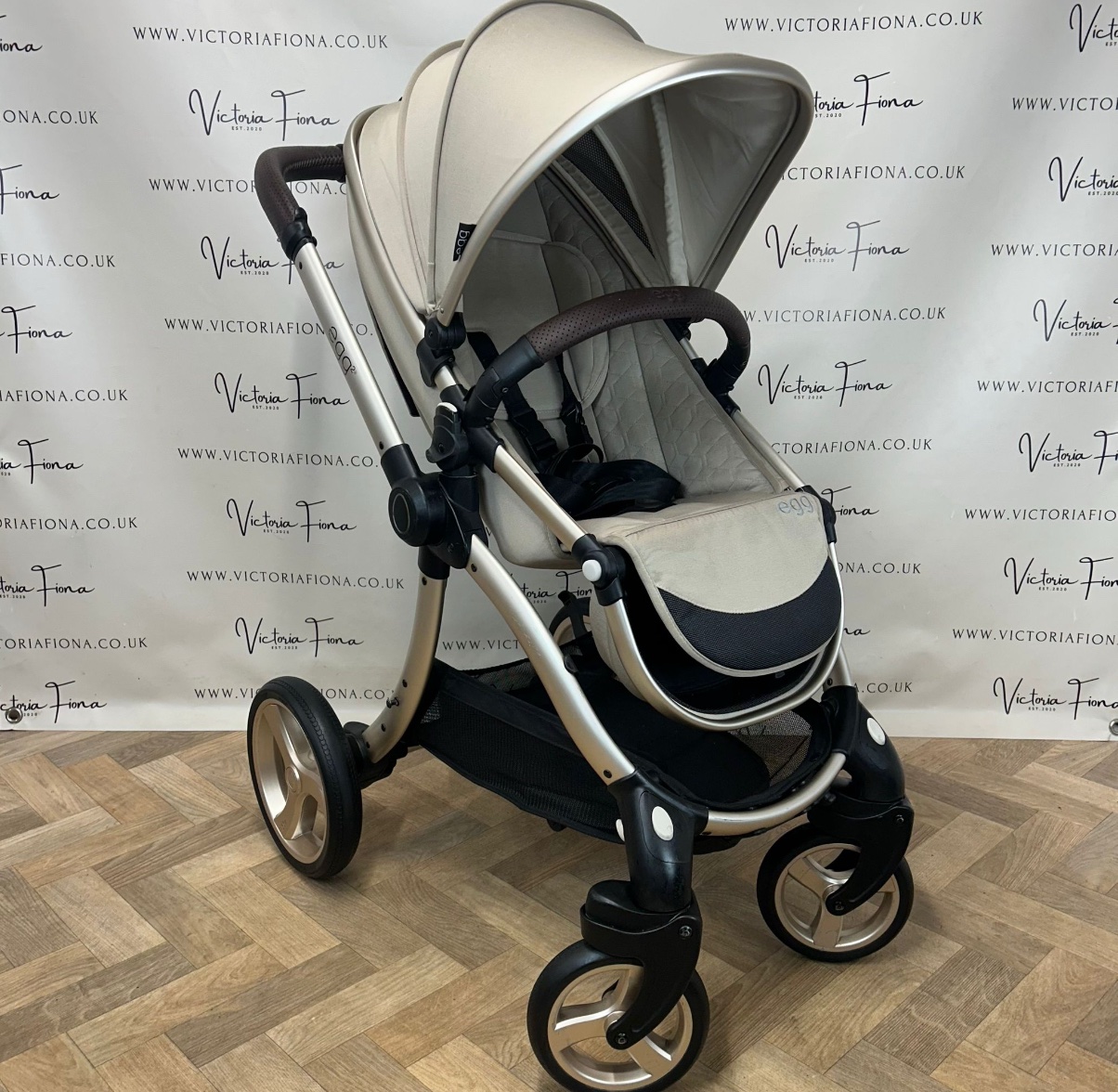 PRELOVED Egg2 Carrycot, Pushchair and 360 Spin Car Seat & Isofix - Feather 🪶 - Image 8