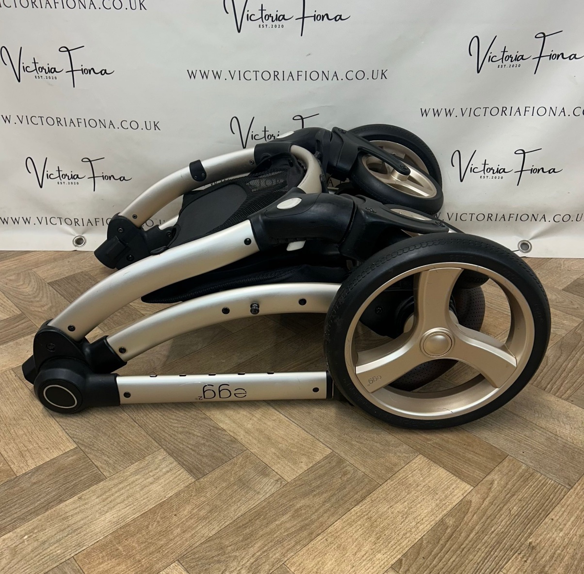 PRELOVED Egg2 Carrycot, Pushchair and 360 Spin Car Seat & Isofix - Feather 🪶 - Image 10