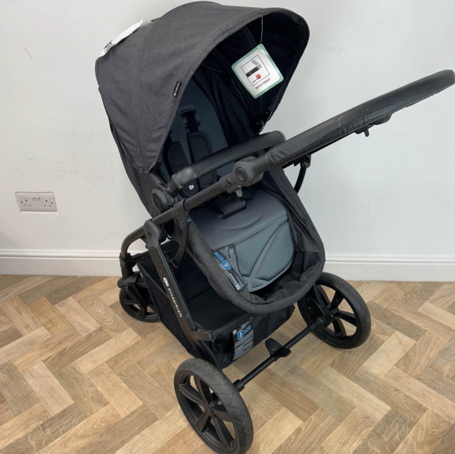 NEW Kinderkraft Moov CT Pushchair & NEW Car Seat (Travel System) BLACK - Image 4