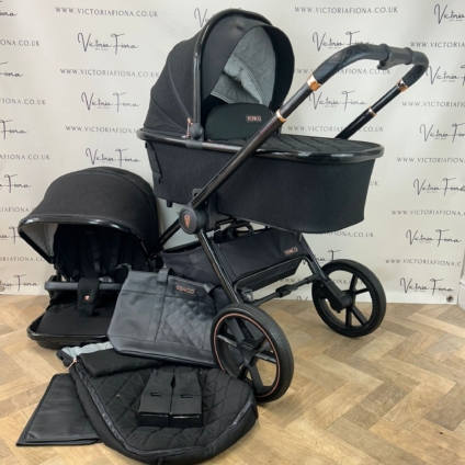 PRELOVED Venicci Tinum 2.0 Carrycot & Pushchair – Stylish Black