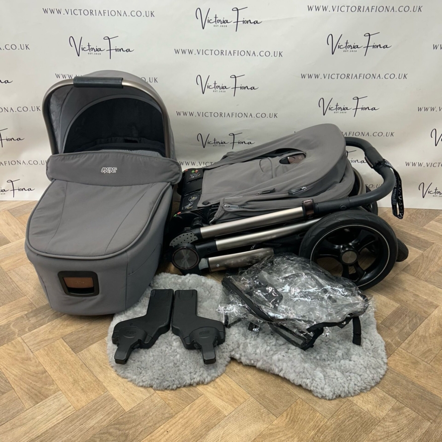 PRELOVED Mamas & Papas Ocarro Carrycot & Pushchair - Phantom - Image 8