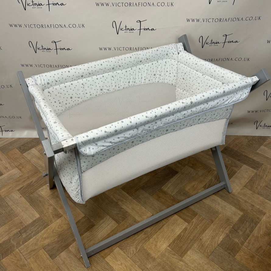 PRELOVED Clair De Lune Folding Travel Day Cot - Stars