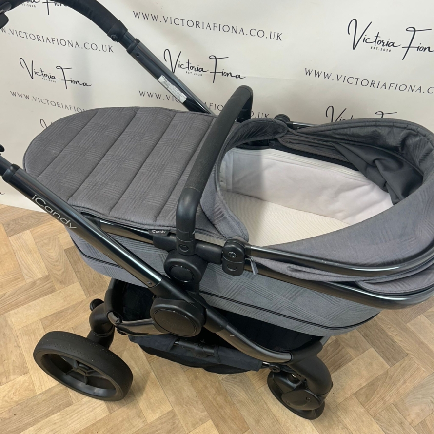 PRELOVED iCandy Peach 6 Pushchair & Carrycot - Dark Grey Check - Image 4