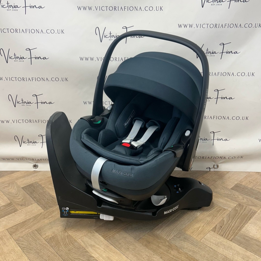 PRELOVED Maxi Cosi Pebble 360 PRO Car Seat and PRO SLIDE Isofix - Graphite - Image 2
