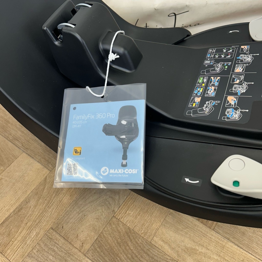 NEW Maxi Cosi 360 Pro Isofix Base with Slide Tech - Image 2