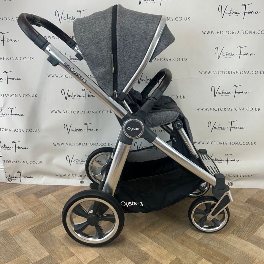PRELOVED Babystyle Oyster 3 Pushchair - 0-22kg - Mercury Mirror - Image 2