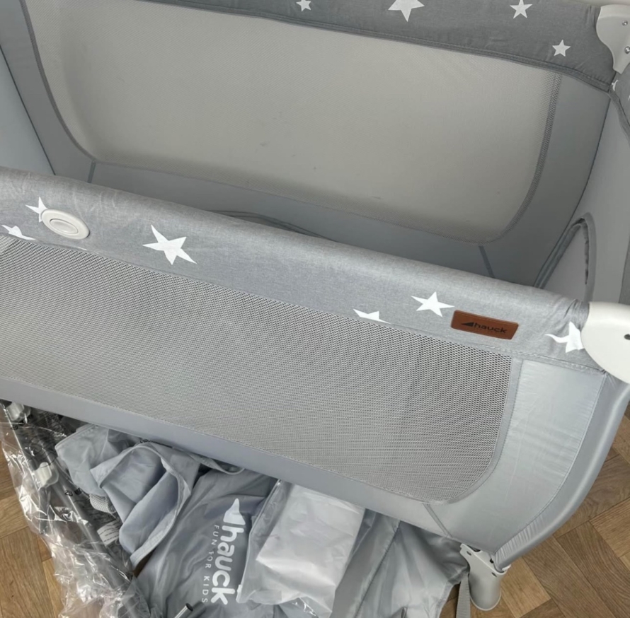 NEW Hauck Sleep N Play Travel Cot - Grey - Image 3