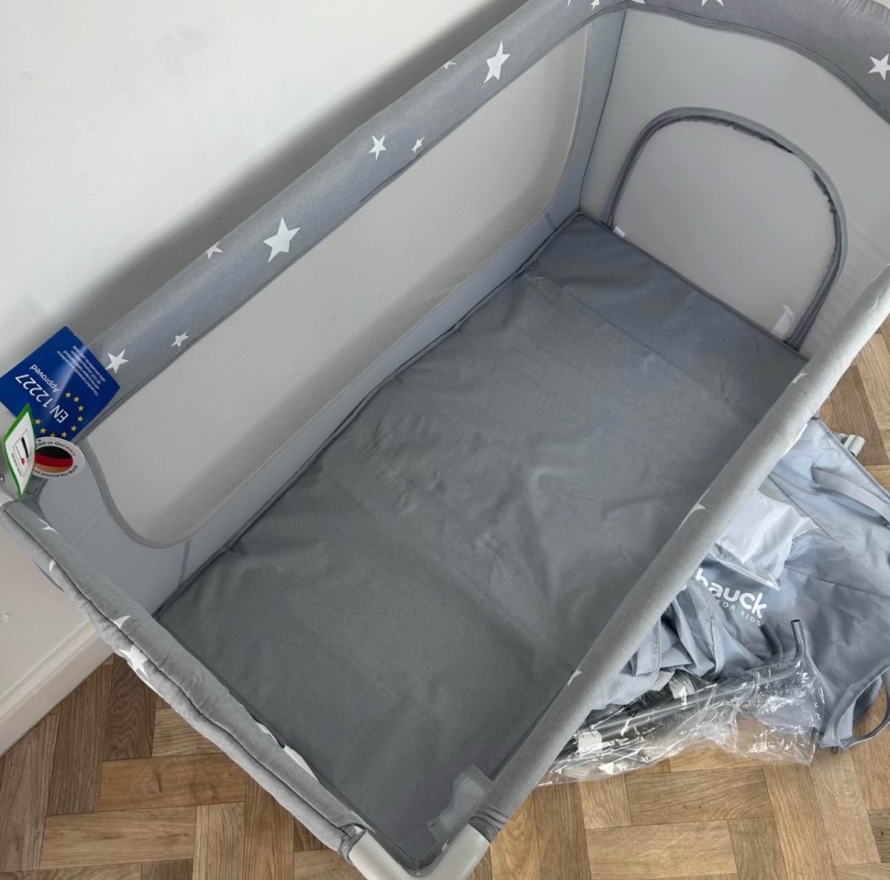 NEW Hauck Sleep N Play Travel Cot - Grey - Image 4