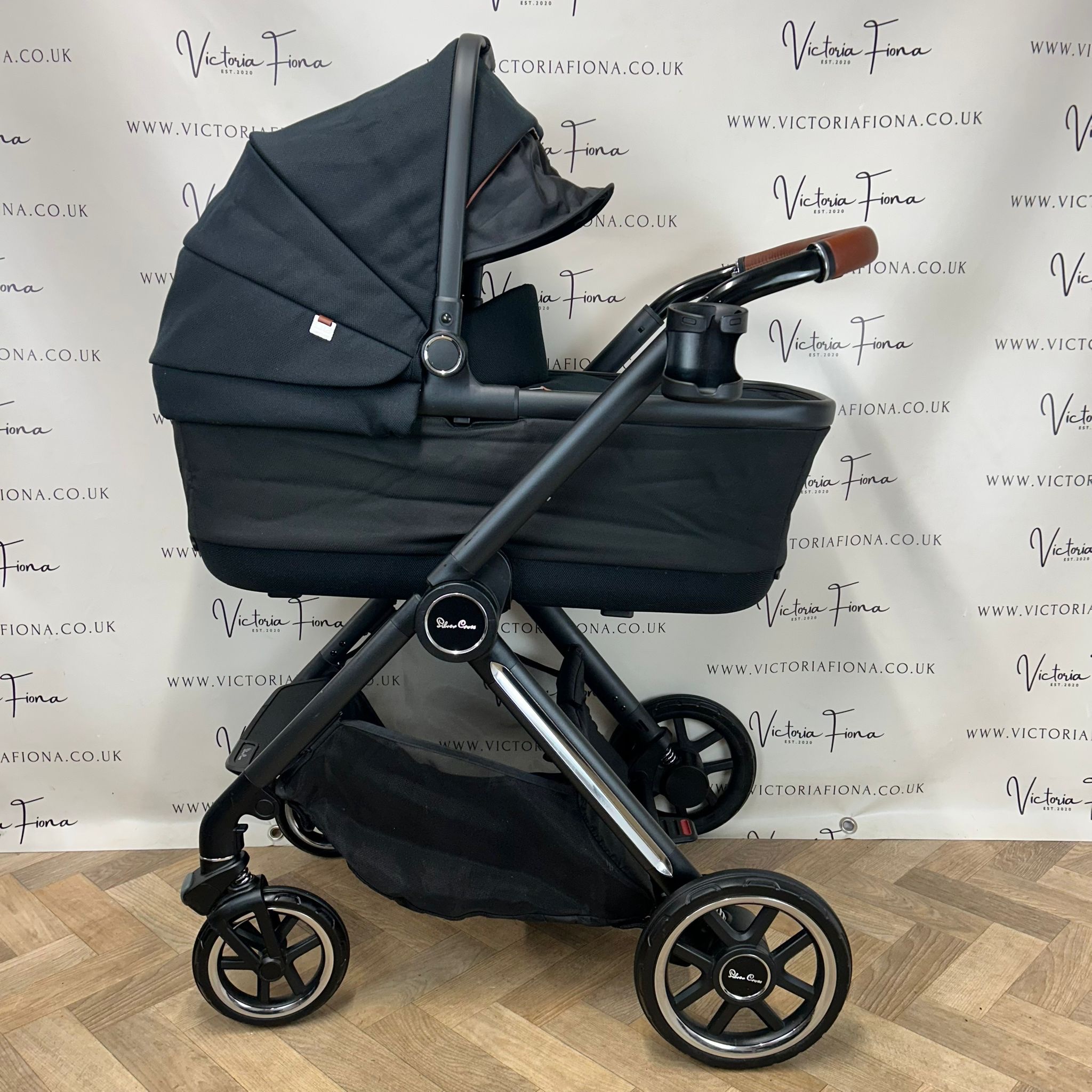 PRELOVED Silver Cross Reef Carrycot & Pushchair - Orbit Black - Image 2