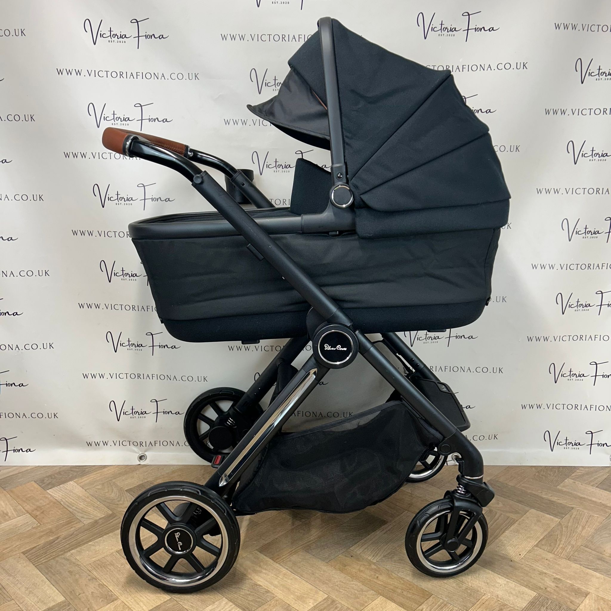 PRELOVED Silver Cross Reef Carrycot & Pushchair - Orbit Black - Image 4