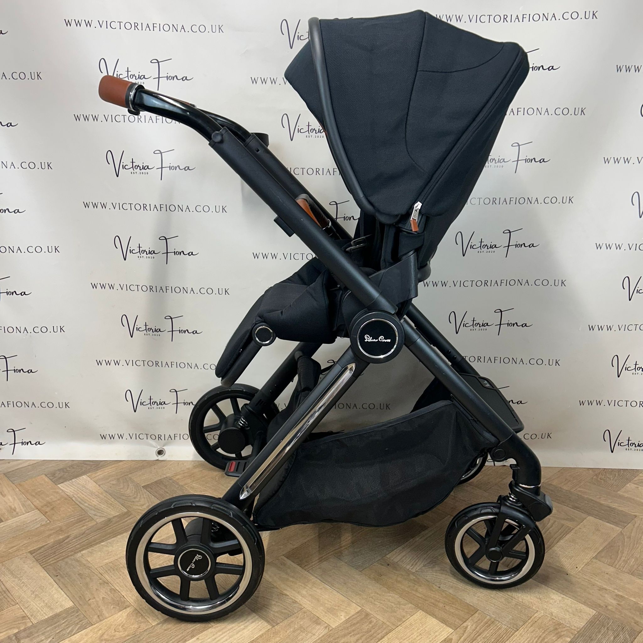 PRELOVED Silver Cross Reef Carrycot & Pushchair - Orbit Black - Image 6