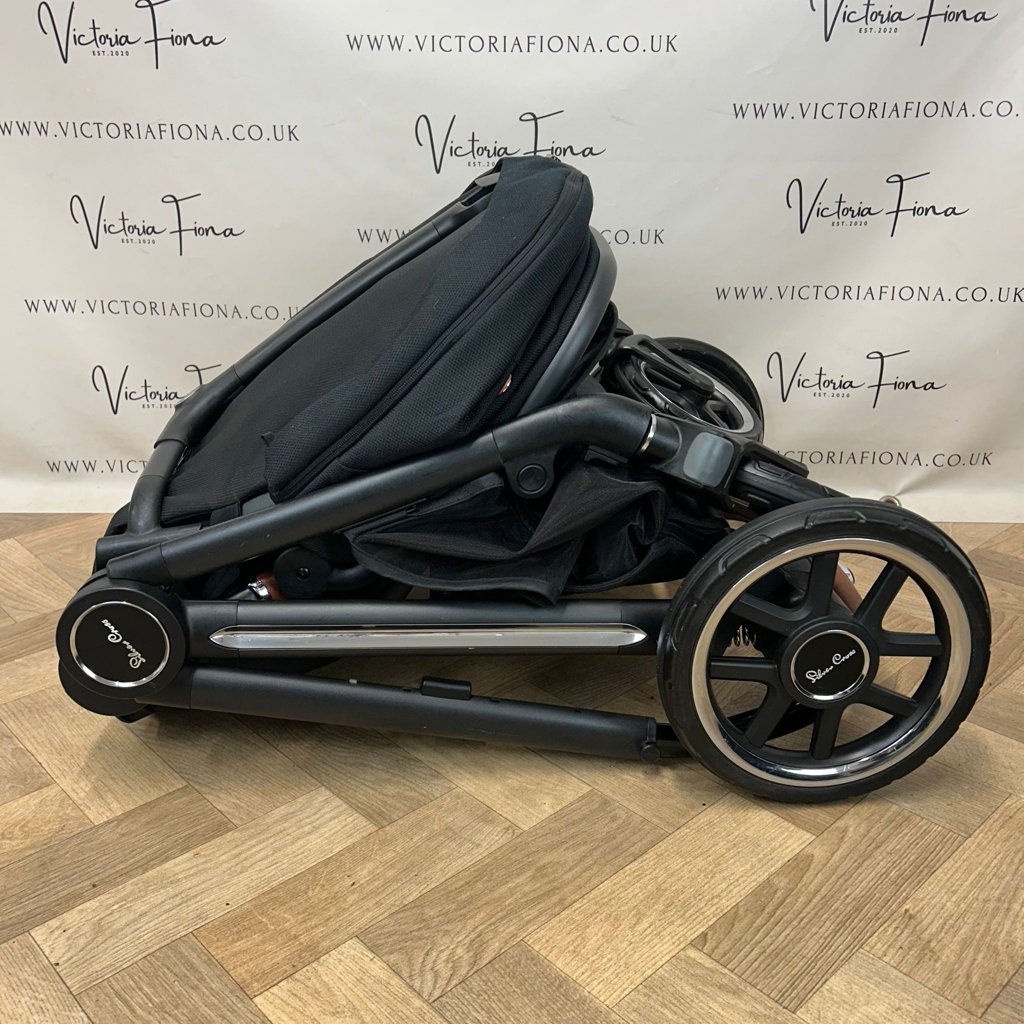 PRELOVED Silver Cross Reef Carrycot & Pushchair - Orbit Black - Image 9