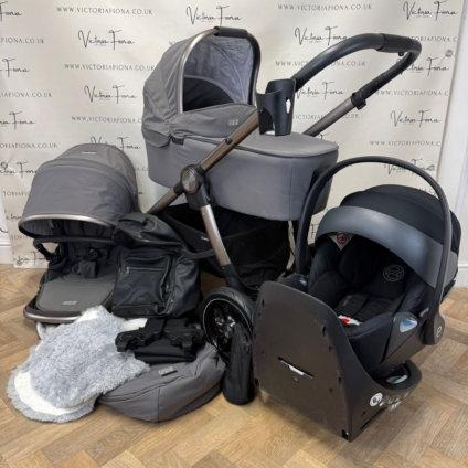PRELOVED Mamas & Papas Ocarro Carrycot & Pushchair with Cybex Lie Flat Car Seat & 360 Spin Isofix - Phantom 🩶