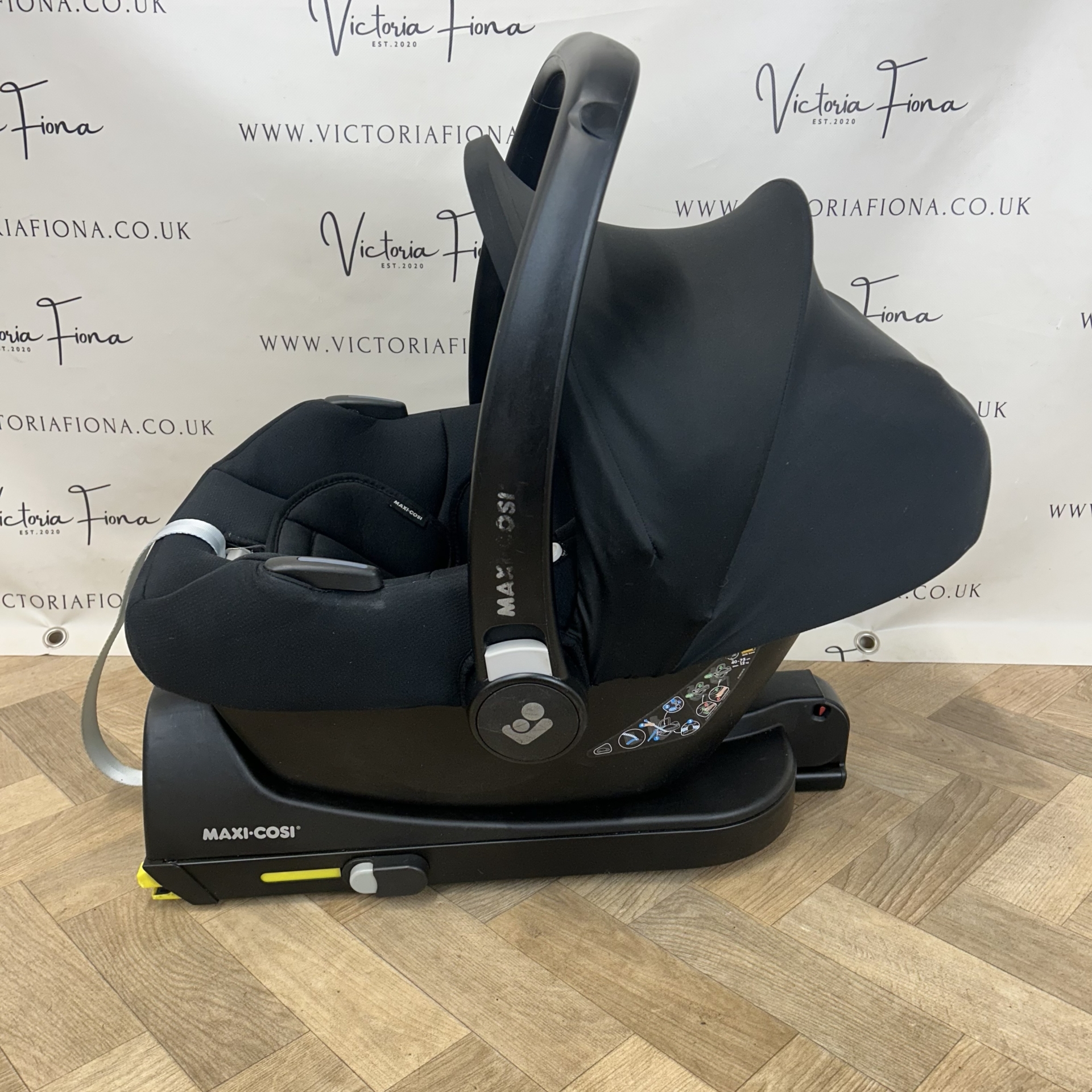 BUNDLE 2x Maxi Cosi Cabriofix isize with isize Isofix Base & car seat adapter - Image 3