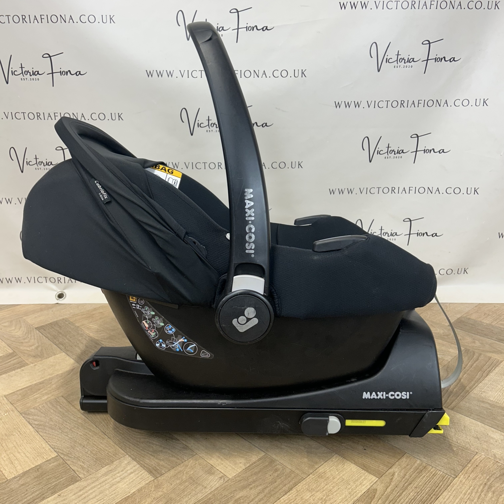 BUNDLE 2x Maxi Cosi Cabriofix isize with isize Isofix Base & car seat adapter - Image 4