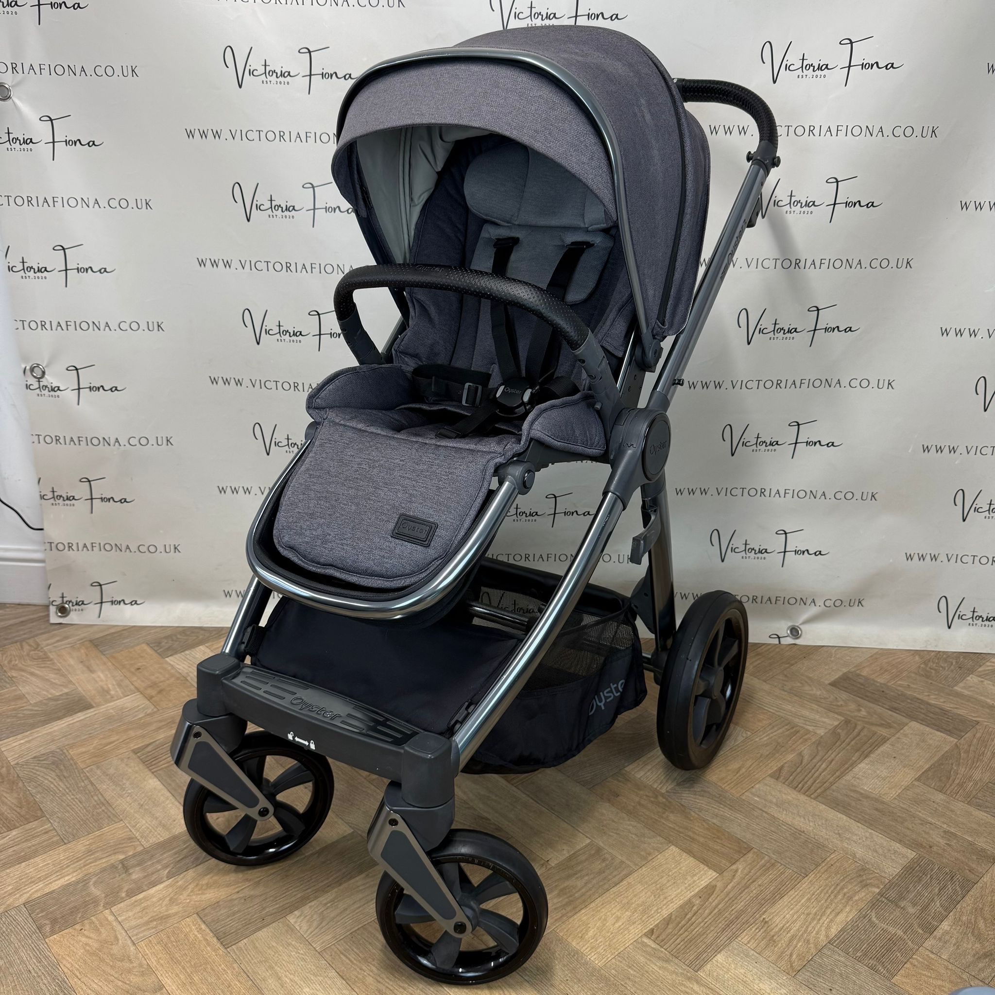 PRELOVED Babystyle Oyster 3 Pushchair Travel System - Fossil Grey - Image 8