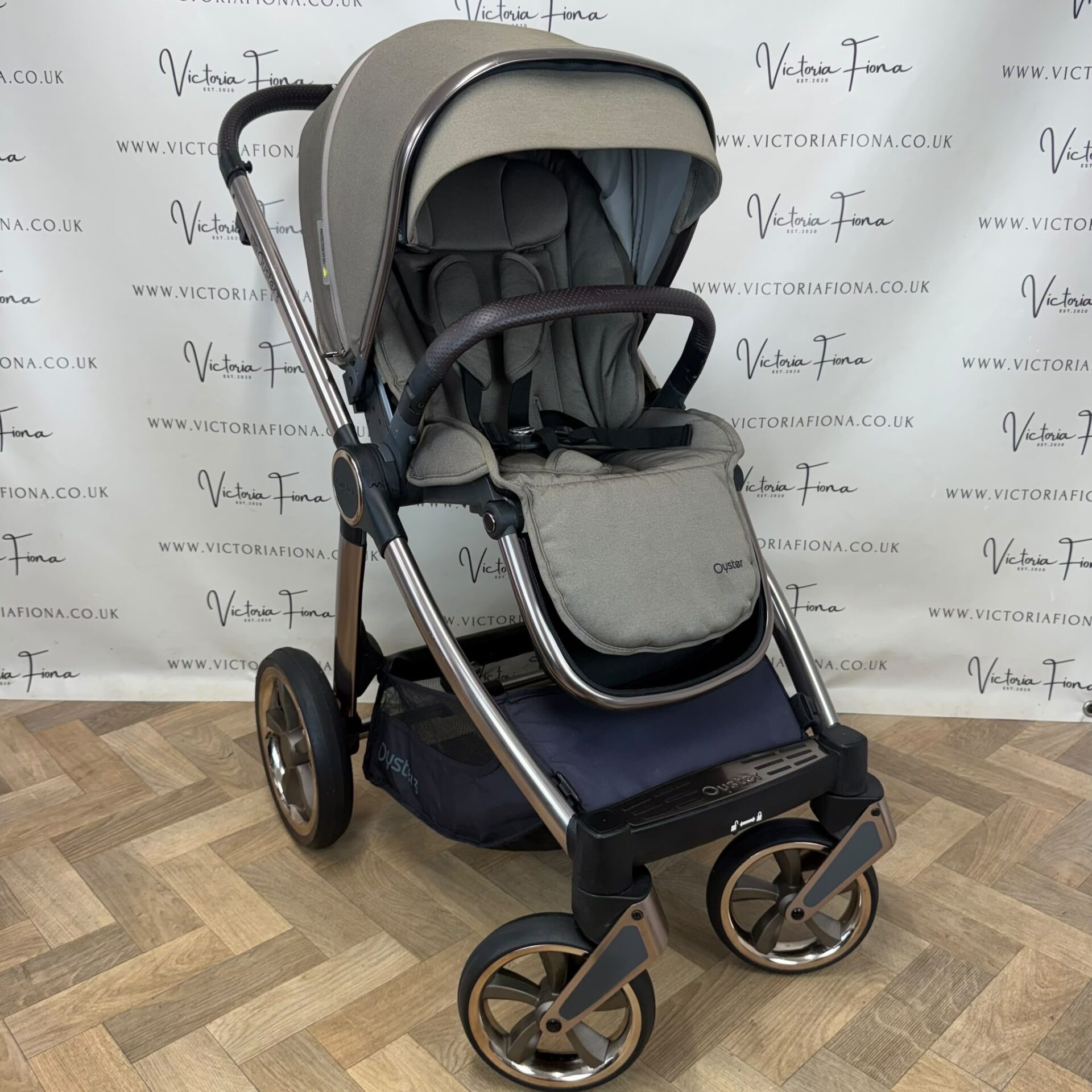 PRELOVED Babystyle Oyster 3 Pushchair & Carrycot with Car Seat & Isofix - Mink - Image 8