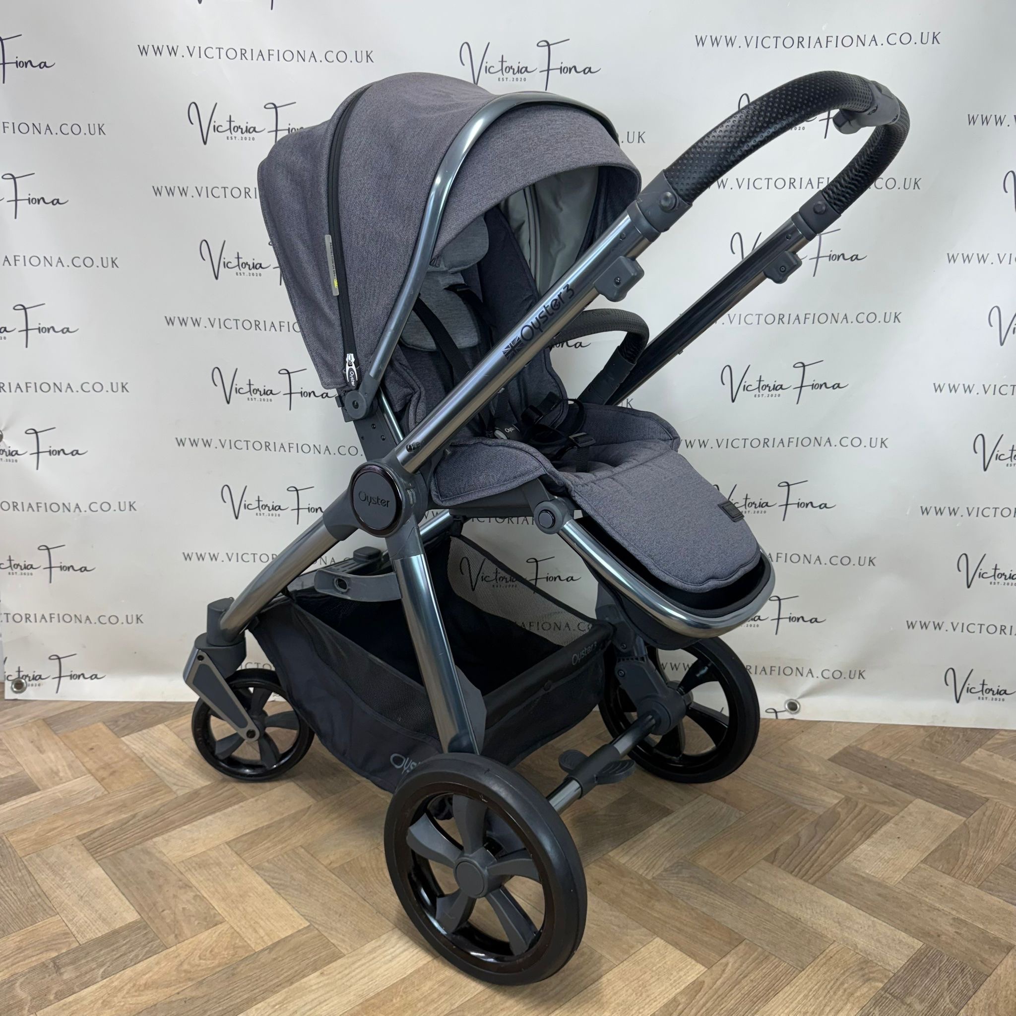 PRELOVED Babystyle Oyster 3 Pushchair Travel System - Fossil Grey - Image 5