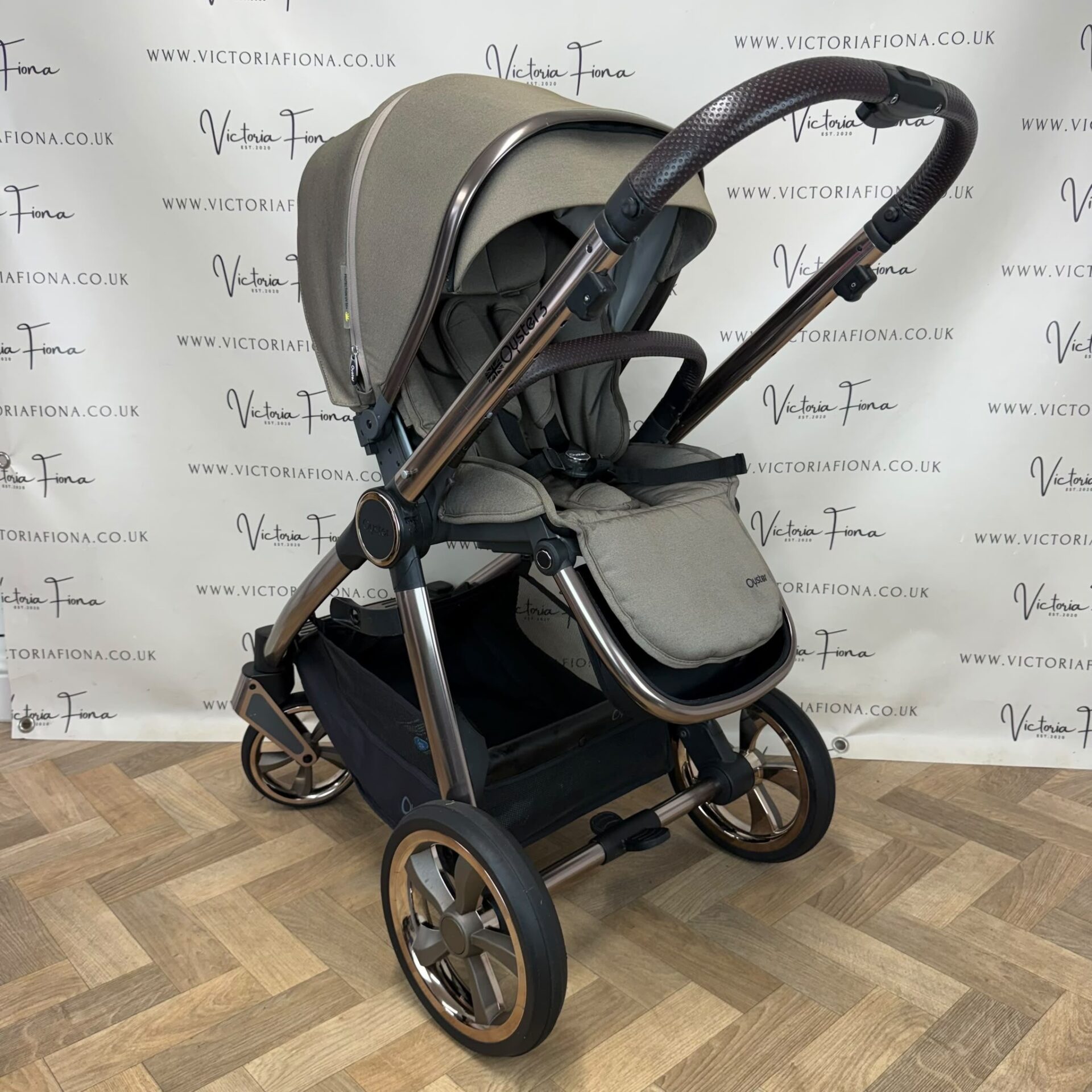 PRELOVED Babystyle Oyster 3 Pushchair & Carrycot with Car Seat & Isofix - Mink - Image 6