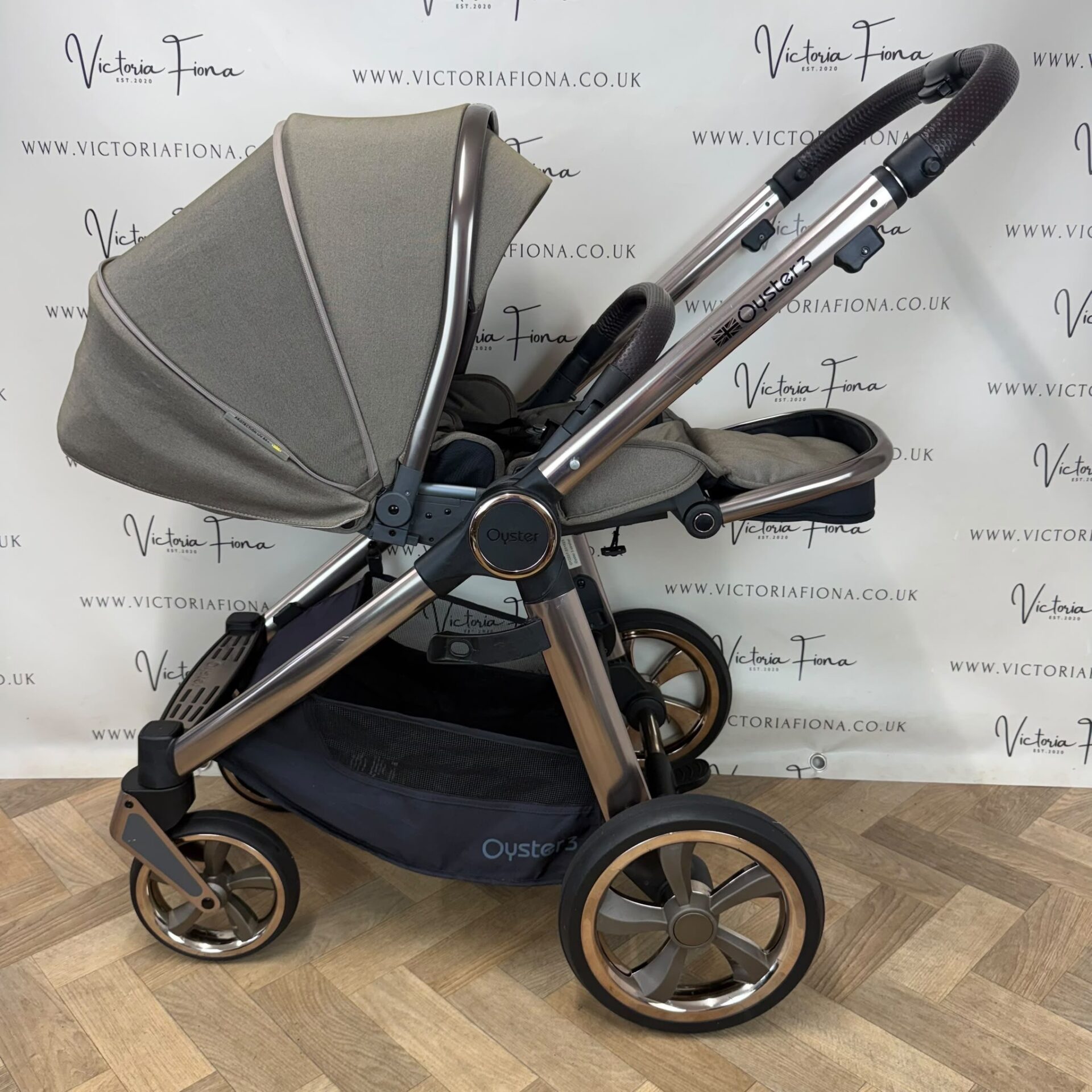 PRELOVED Babystyle Oyster 3 Pushchair & Carrycot with Car Seat & Isofix - Mink - Image 7