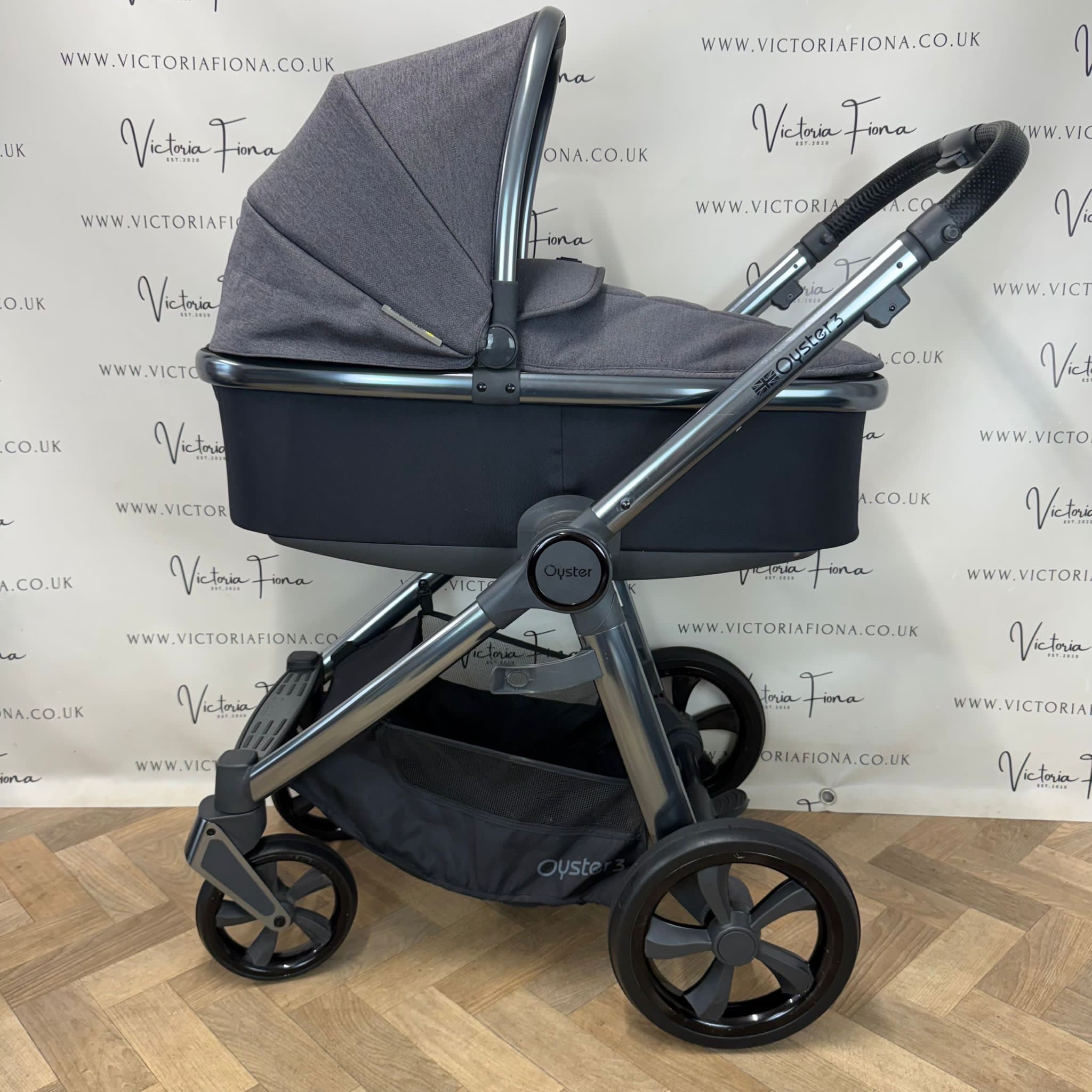 PRELOVED Babystyle Oyster 3 Pushchair Travel System - Fossil Grey - Image 4