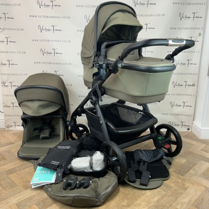 PRELOVED Silver Cross Wave Pushchair & Carrycot - Cedar Green