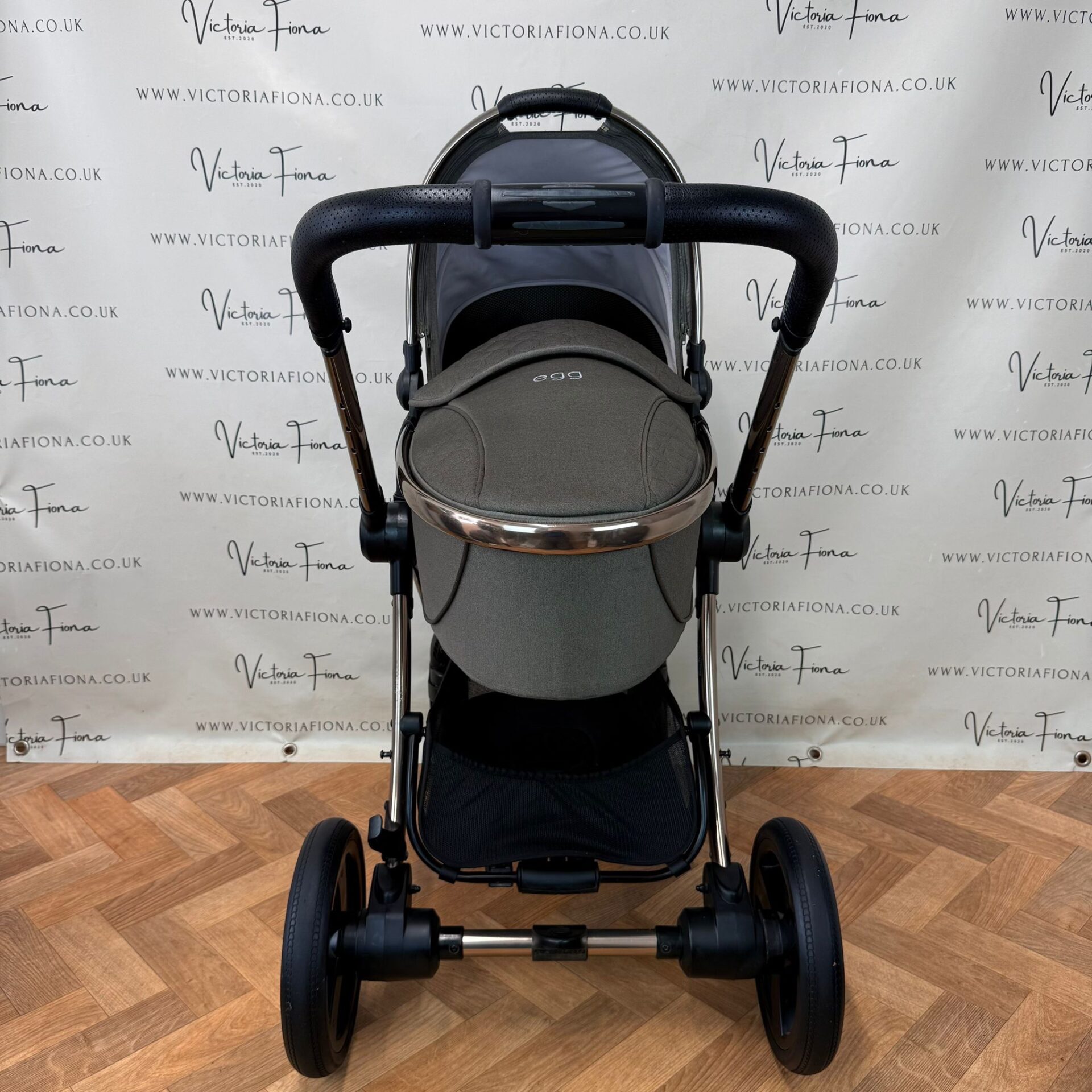 PRELOVED Egg2 Complete Travel System - Hunter Green - Image 3