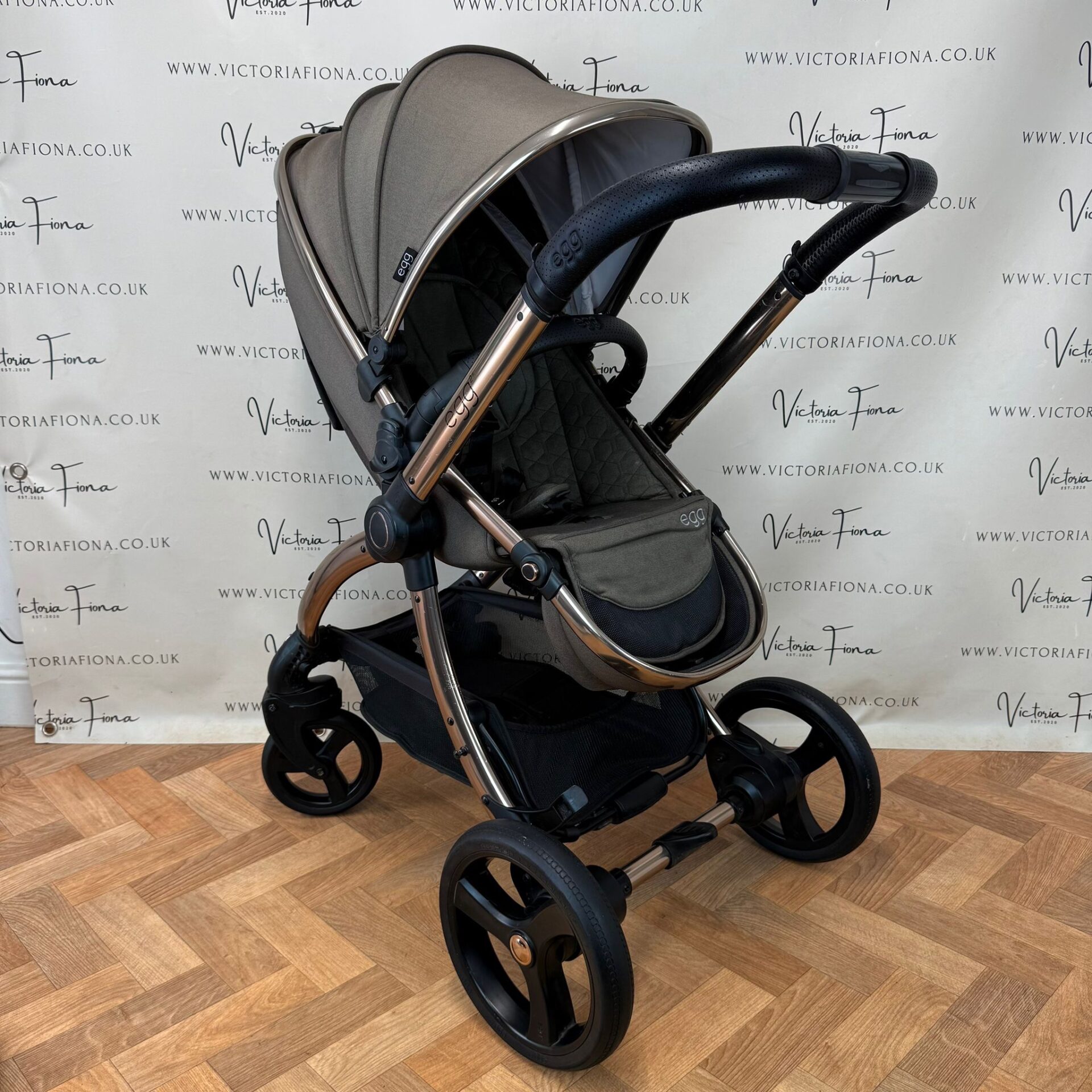 PRELOVED Egg2 Complete Travel System - Hunter Green - Image 5