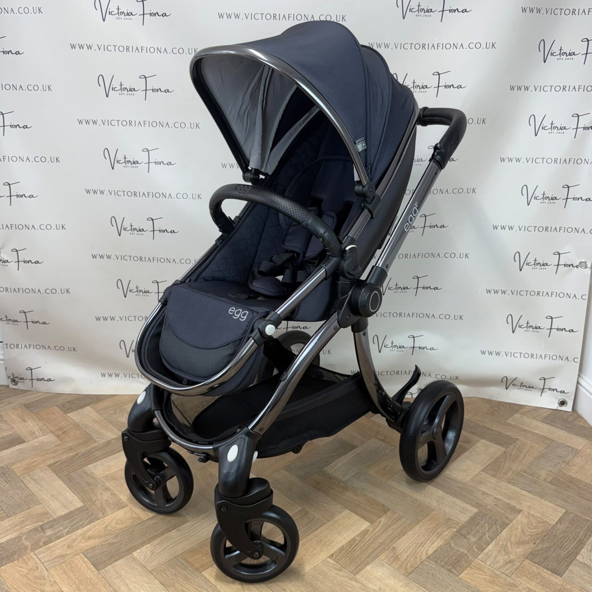 PRELOVED Egg2 Carrycot & Pushchair - Cobalt Blue π - Image 9