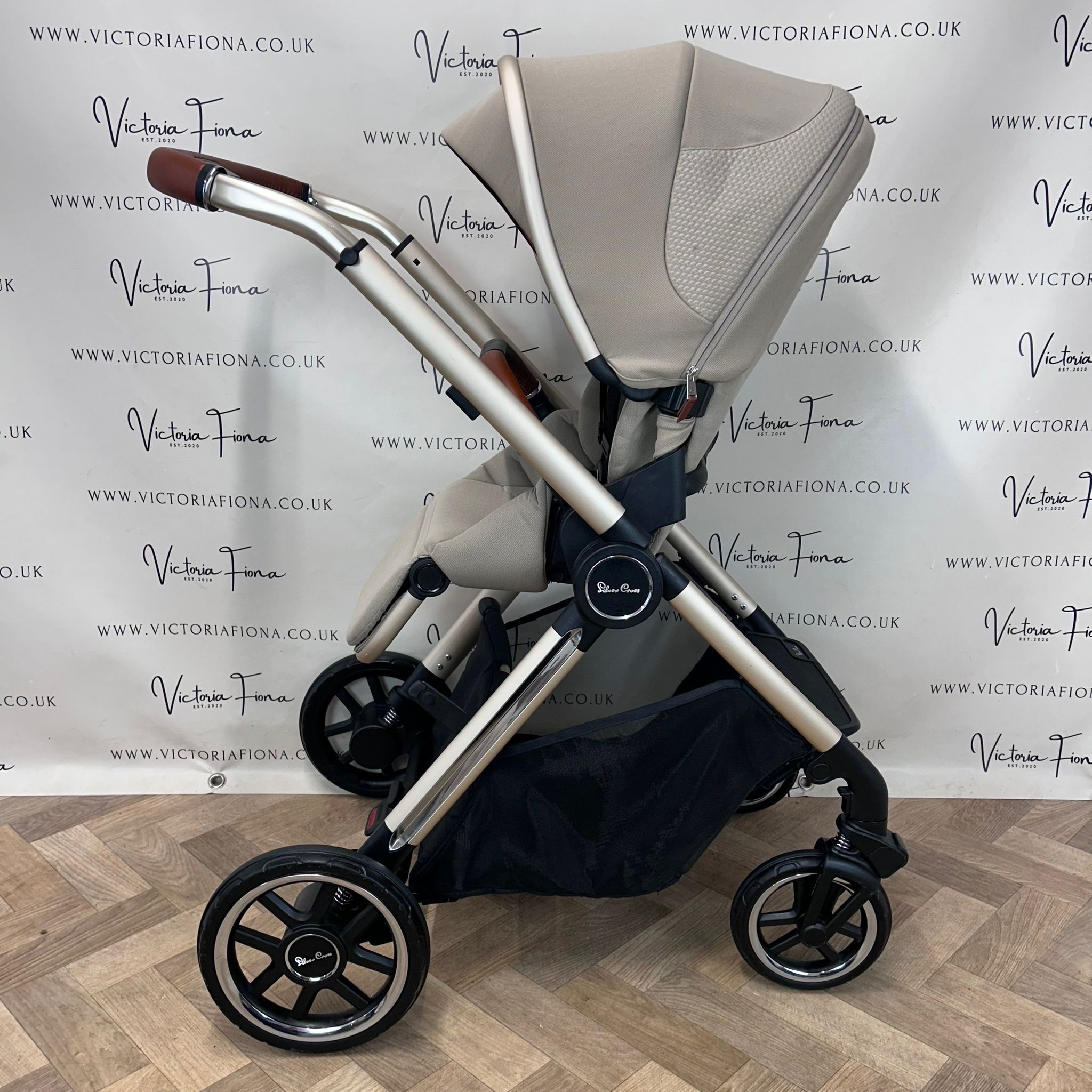 PRELOVED Silver Cross Reef Carrycot & Pushchair - Stone - Image 7