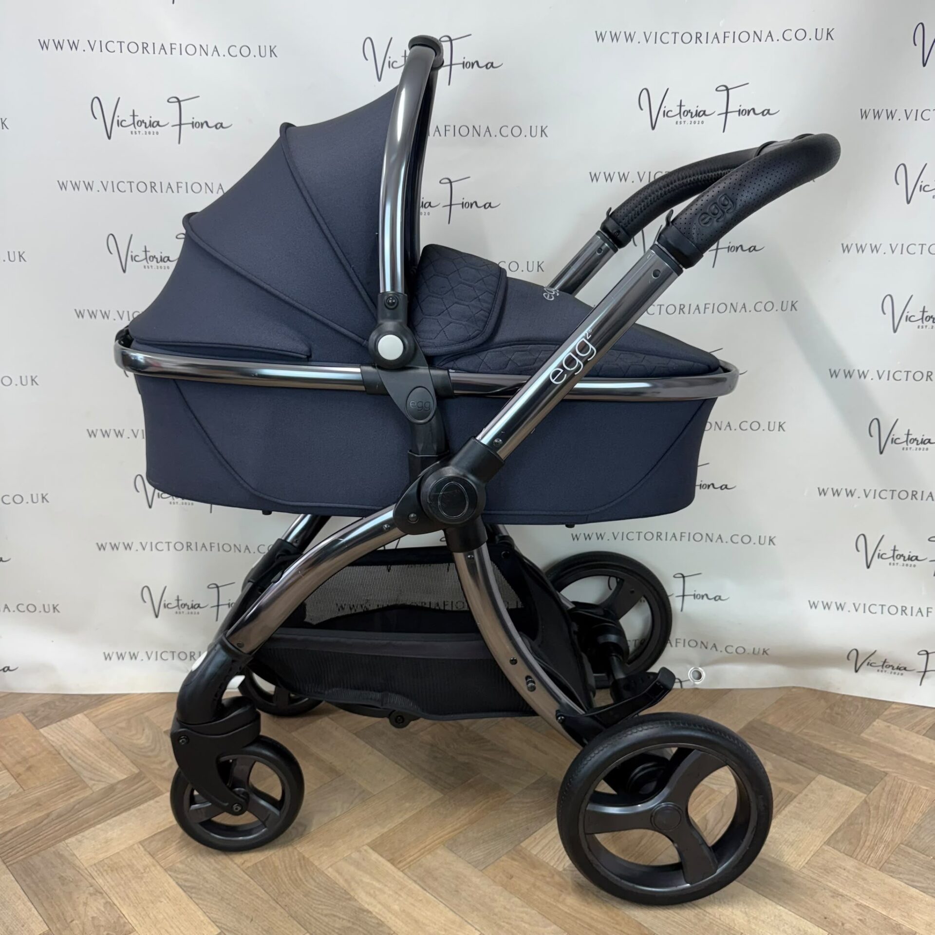 PRELOVED Egg2 Carrycot & Pushchair - Cobalt Blue π - Image 2