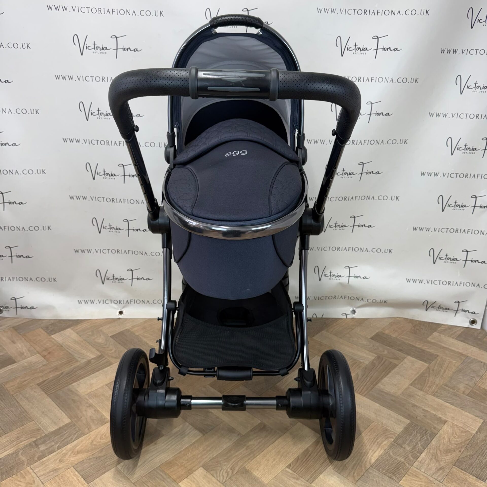 PRELOVED Egg2 Carrycot & Pushchair - Cobalt Blue π - Image 3