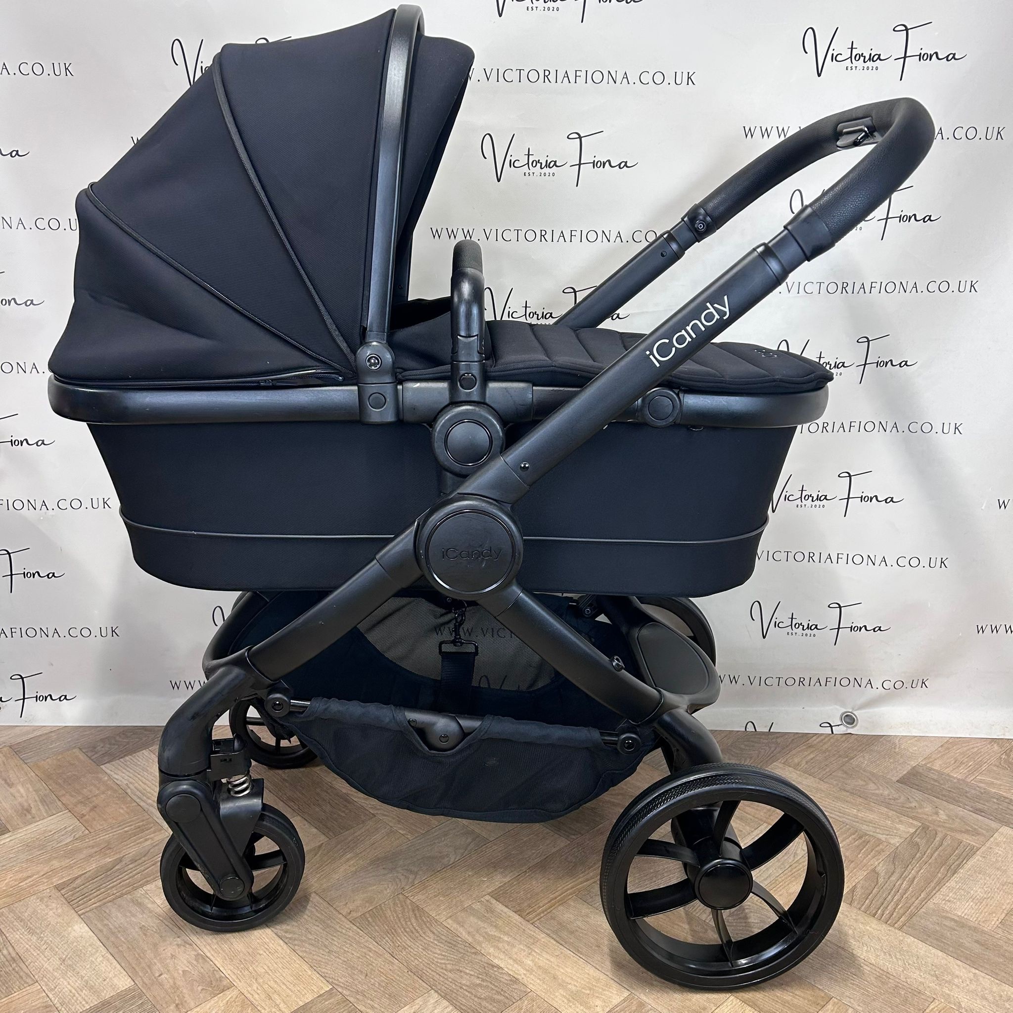 PRELOVED iCandy Peach 7 Pushchair with accessories and Cocoon Car Seat & Isofix - BLACK - Image 2