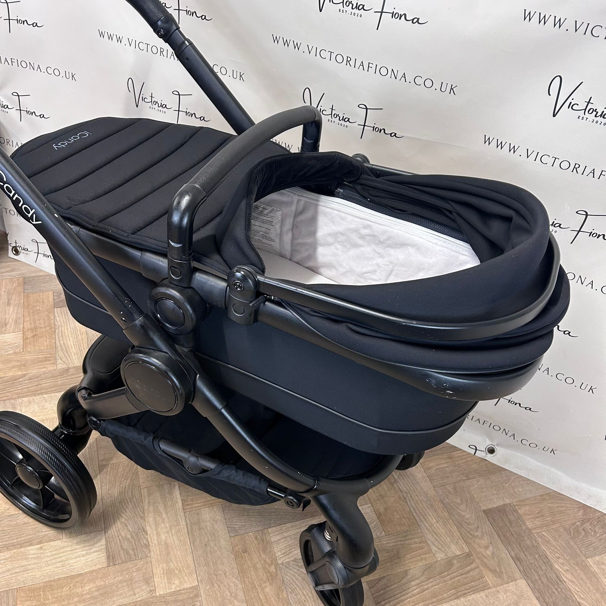 PRELOVED iCandy Peach 7 Pushchair with accessories and Cocoon Car Seat & Isofix - BLACK - Image 4