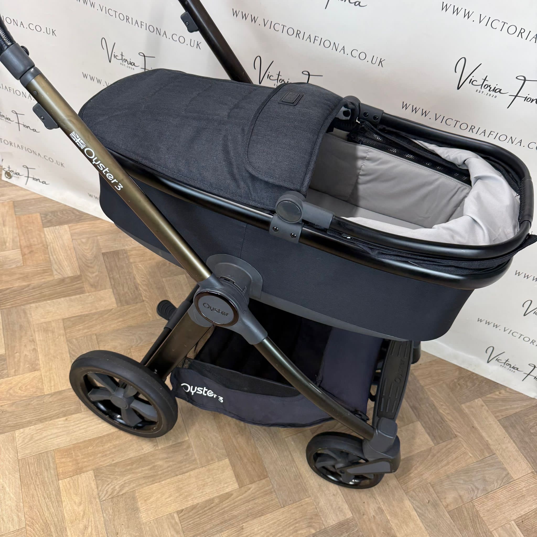 PRELOVED Babystyle Oyster 3 Pushchair & Carrycot - 0-22kg - Noir 🖤 - Image 3