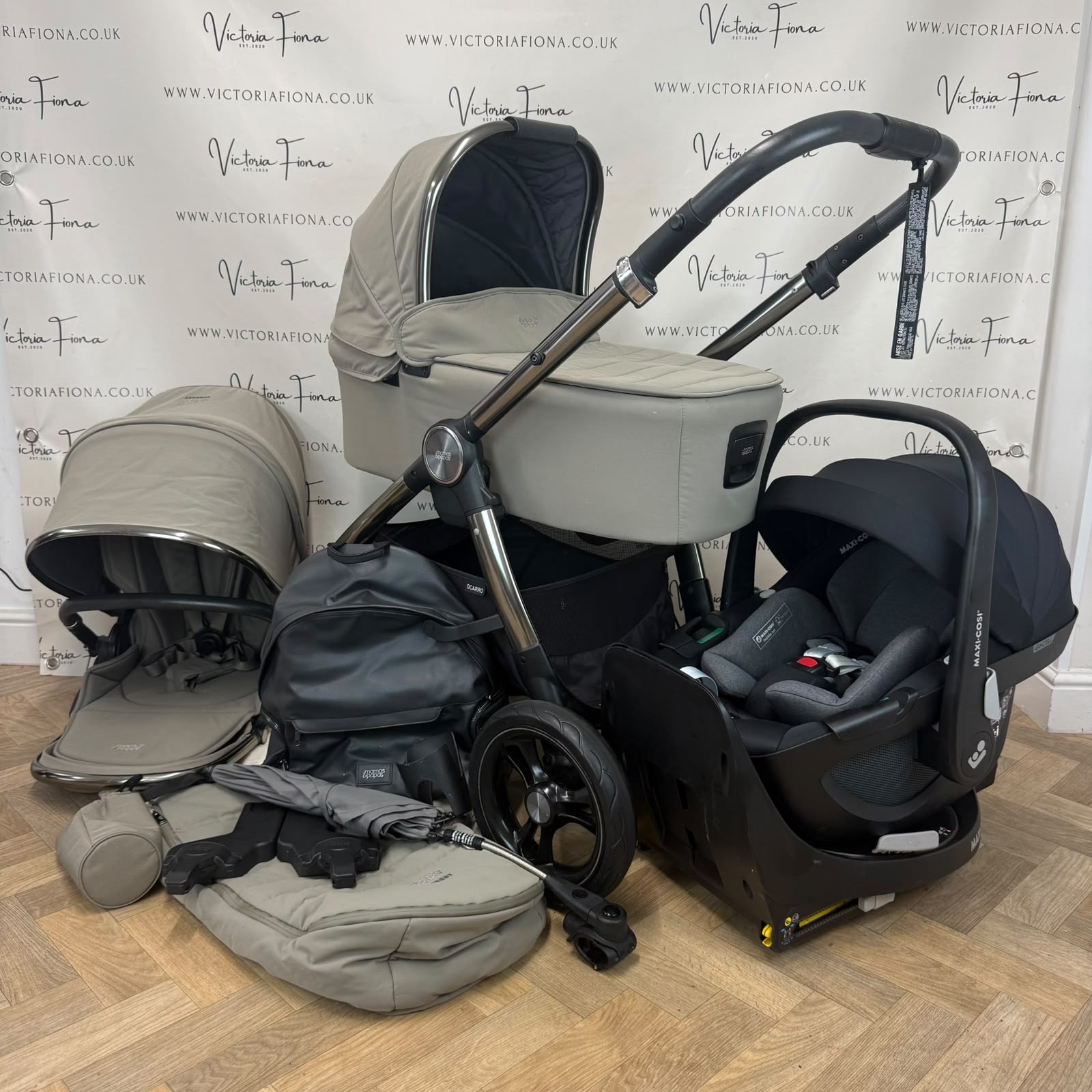 PRELOVED Mamas And Papas Ocarro Pushchair and Carrycot with Maxi Cosi Pebble 360 & Isofix - Everest