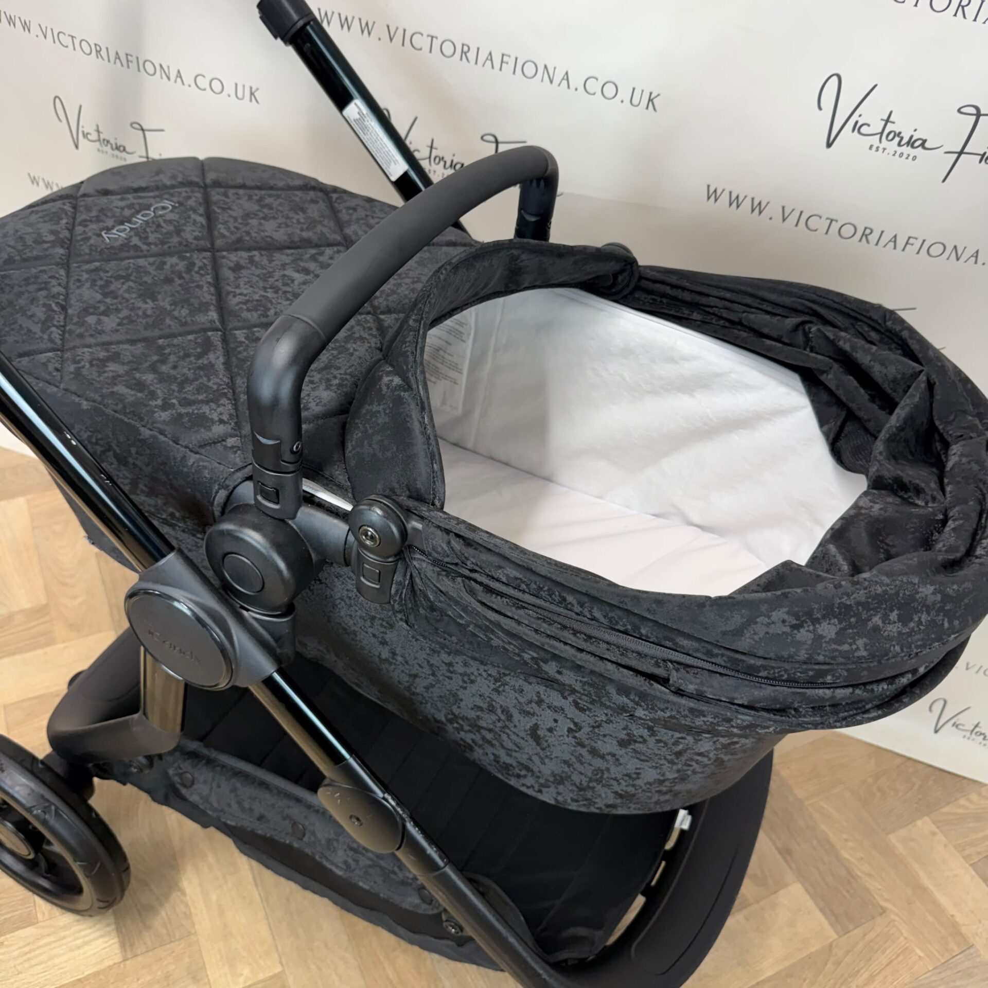 PRELOVED iCandy Orange Carrycot & Pushchair - Crushed Velvet - Image 3