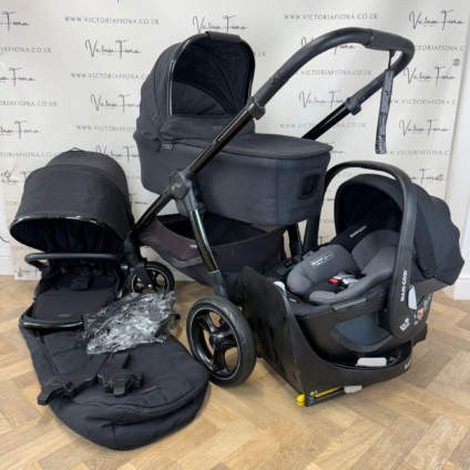 PRELOVED Mamas And Papas Ocarro Pushchair & Carrycot with Maxi Cosi Car Seat and 360 Isofix- Carbon Black 🖤