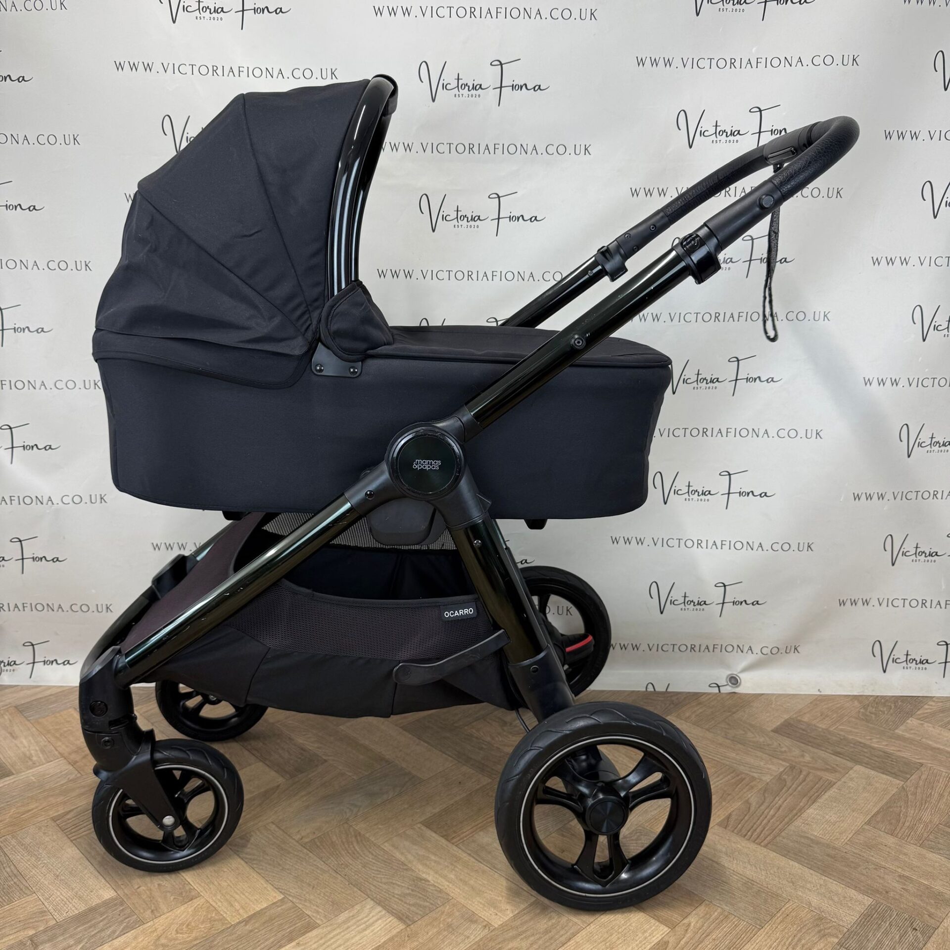 PRELOVED Mamas And Papas Ocarro Pushchair & Carrycot with Maxi Cosi Car Seat and 360 Isofix- Carbon Black 🖤 - Image 2