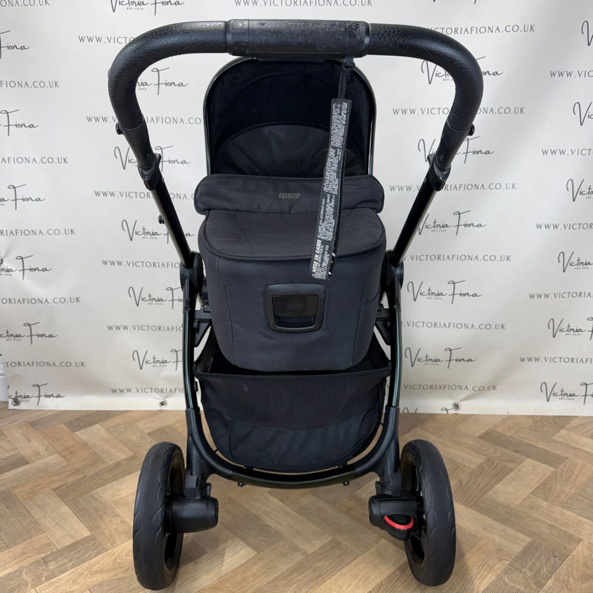 PRELOVED Mamas And Papas Ocarro Pushchair & Carrycot with Maxi Cosi Car Seat and 360 Isofix- Carbon Black 🖤 - Image 3